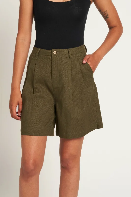 Saloos Pleated Shorts with Pockets