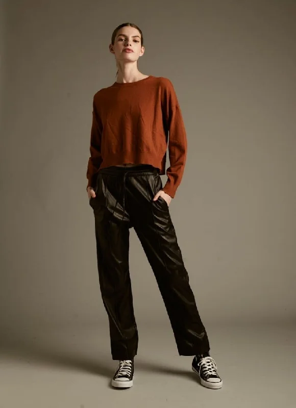 Deluc - Millie Pant